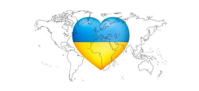 Herz in ukrainischen Farben auf Weltkarte