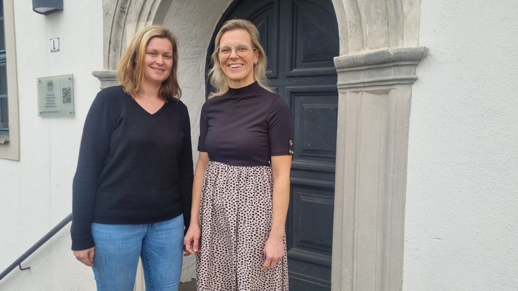 Foto mit den Projektmanagerinnen Eva Bräuer und Nicole Kockrick.