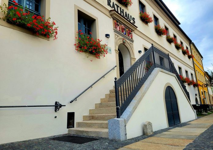 Altes Rathaus mit neuer Treppe (09/2025)