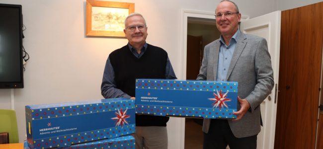 Herrnhuter Sterne für die Stadtverwaltung