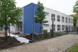 Übergabe Fördermittelbescheid Startchancen-Programm durch Kultusminister Conrad Clemens