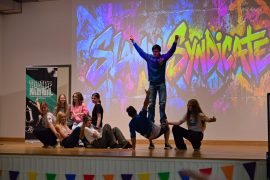 Breakdance-Vorführung von Schülerinnen und Schülern der Oberschule