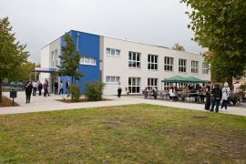 Der Erweiterungsbau entstand aus 16 Modulen