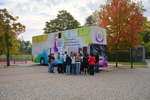 Suchtpräventionswoche 2026 - Projekt Bus GLÜCK SUCHT DICH