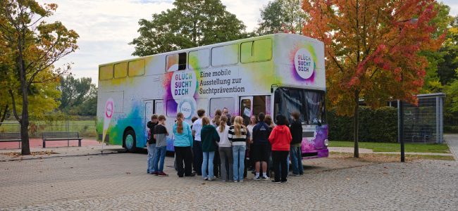 Suchtpräventionswoche 2026 - Projekt Bus GLÜCK SUCHT DICH